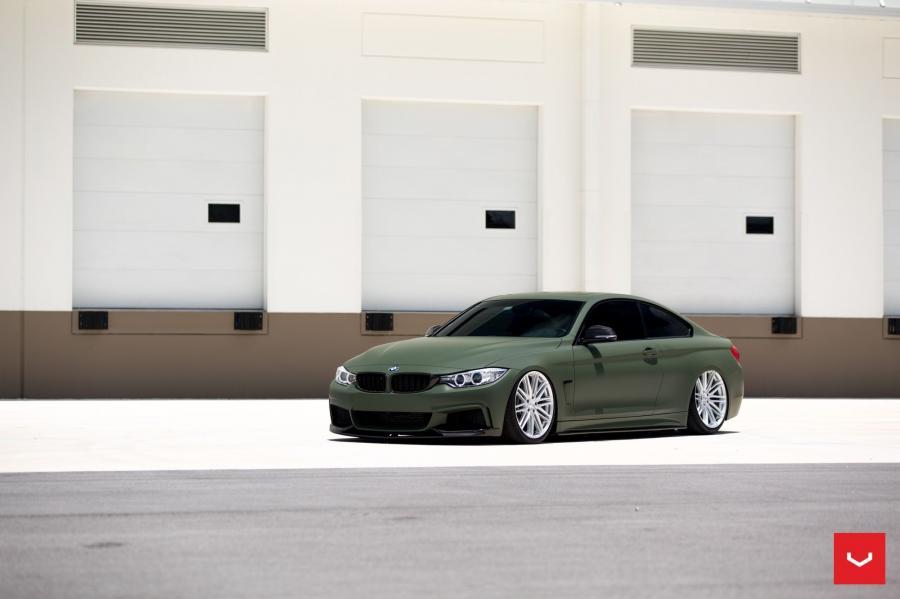  BMW M4 Coupe on Vossen Wheels (VFS4) 2017 года  (фото 4 из 46)